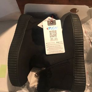Pajar Canada Black waterproof sneaker boot. Size 9.5
